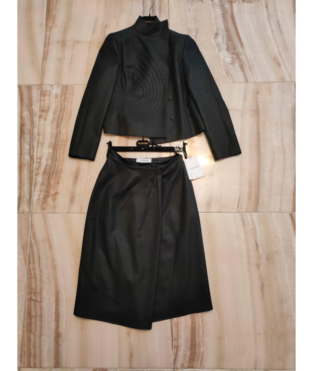 VALENTINO Черный шерстяной костюм с юбками, фото 8