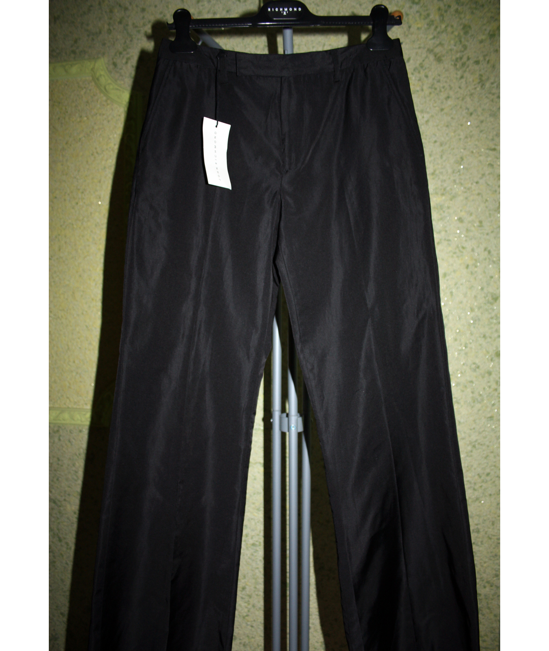 JOHN RICHMOND Черные шелковые классические брюки, фото 3