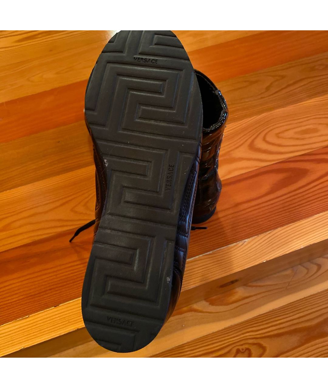 VERSACE Черные кроссовки из лакированной кожи, фото 5
