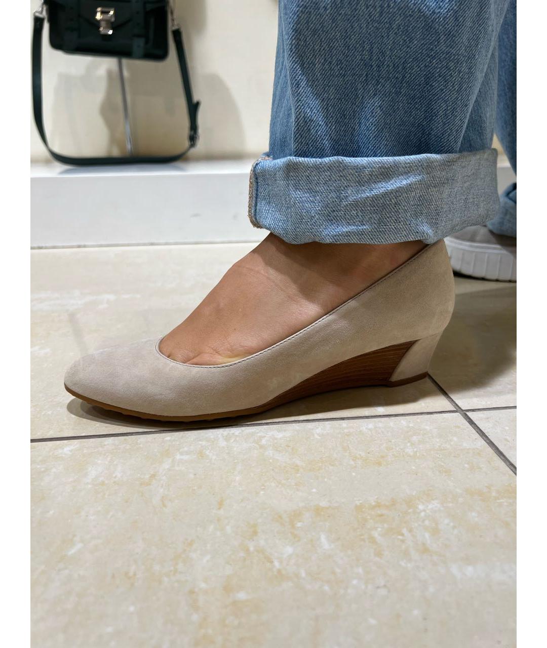 TOD'S Бежевые замшевые лодочки на низком каблуке, фото 4