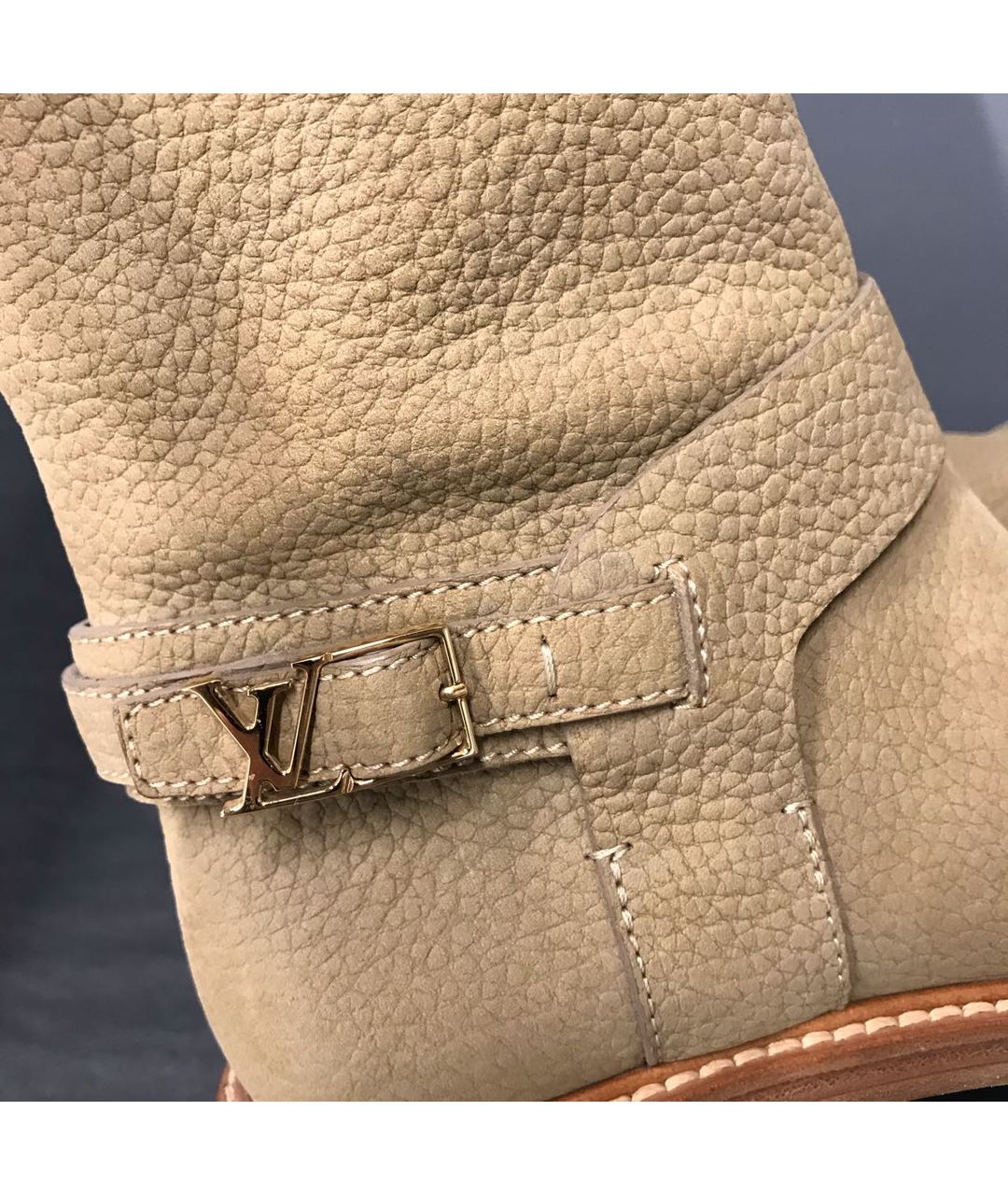 LOUIS VUITTON PRE-OWNED Бежевые сапоги, фото 6