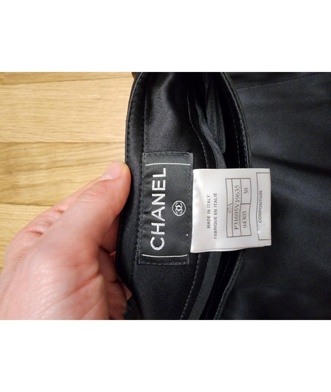CHANEL PRE-OWNED Черная шелковая юбка миди, фото 3