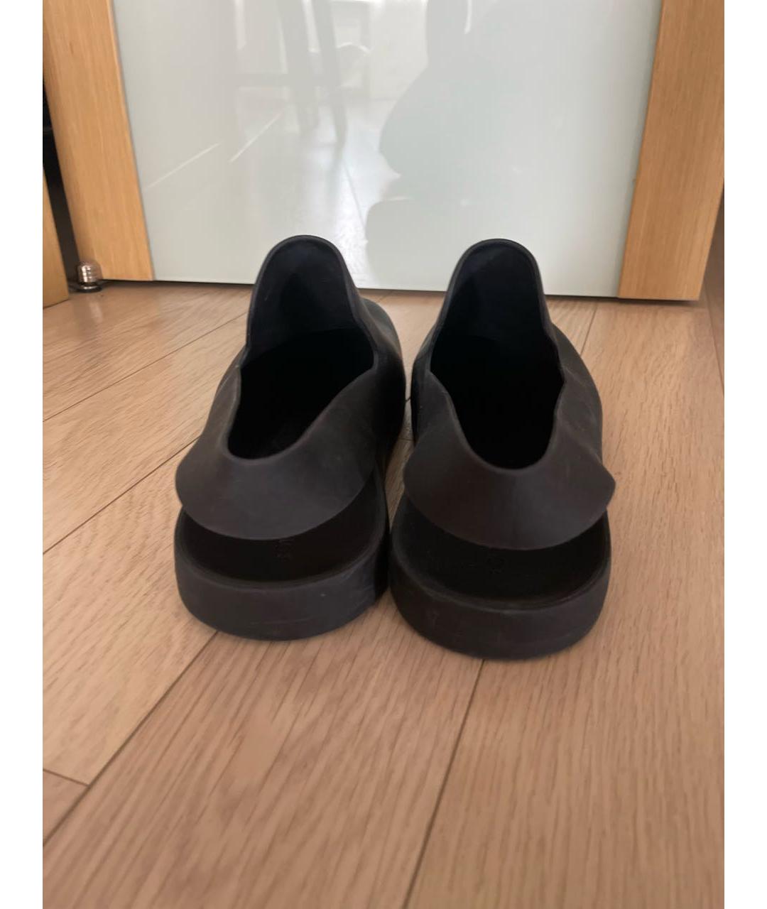 BOTTEGA VENETA Черные резиновые сандалии, фото 2