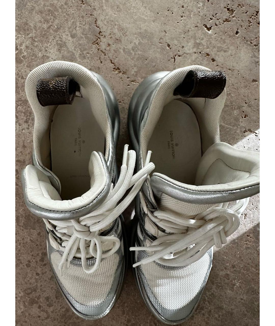 LOUIS VUITTON PRE-OWNED Серебряные кроссовки, фото 2