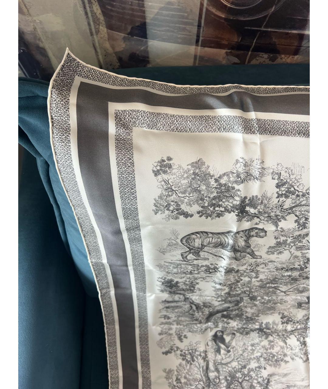 CHRISTIAN DIOR Серый шелковый платок, фото 5