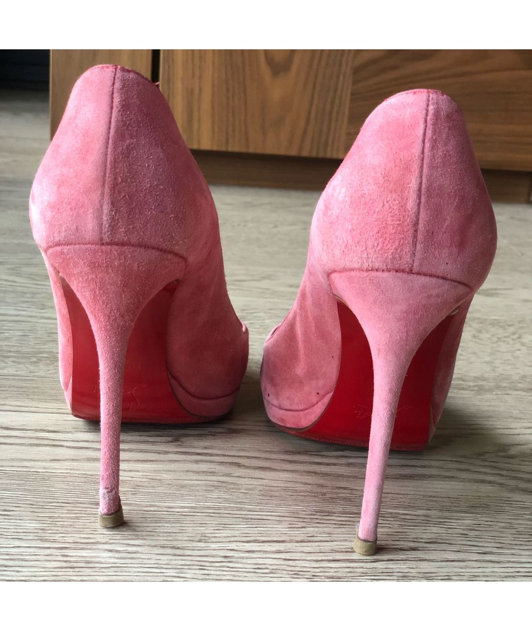 CHRISTIAN LOUBOUTIN Розовые замшевые туфли, фото 2