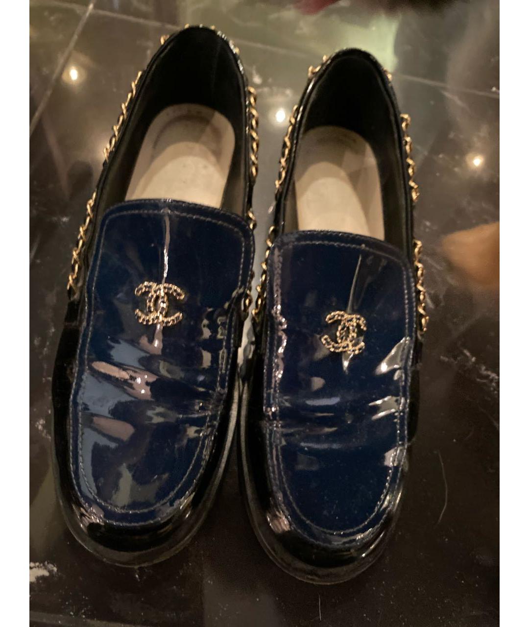 CHANEL Темно-синие лоферы из лакированной кожи, фото 2