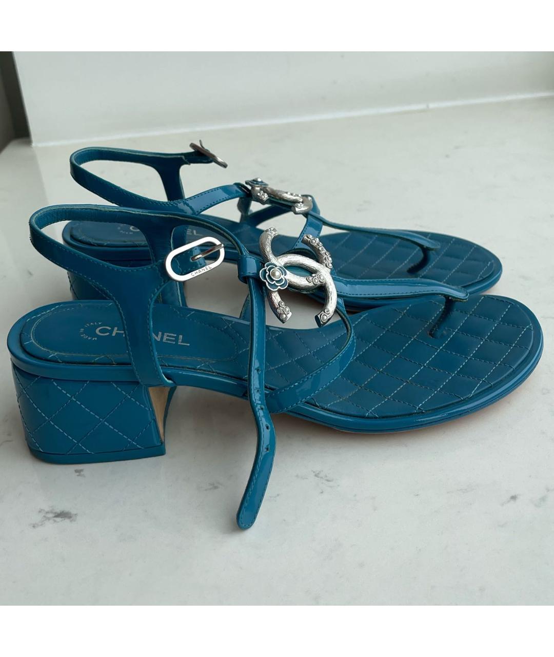 CHANEL PRE-OWNED Бирюзовые кожаные сандалии, фото 8