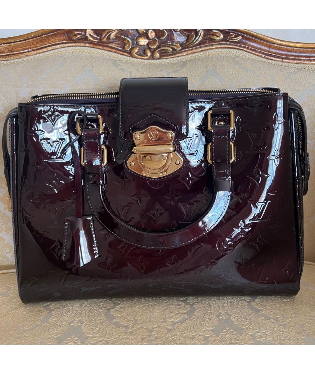 LOUIS VUITTON PRE-OWNED Бордовая сумка с короткими ручками из лакированной кожи, фото 9