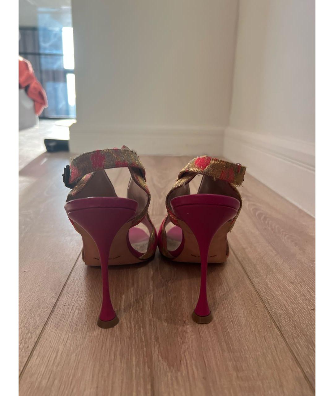 MANOLO BLAHNIK Розовые кожаные босоножки, фото 4