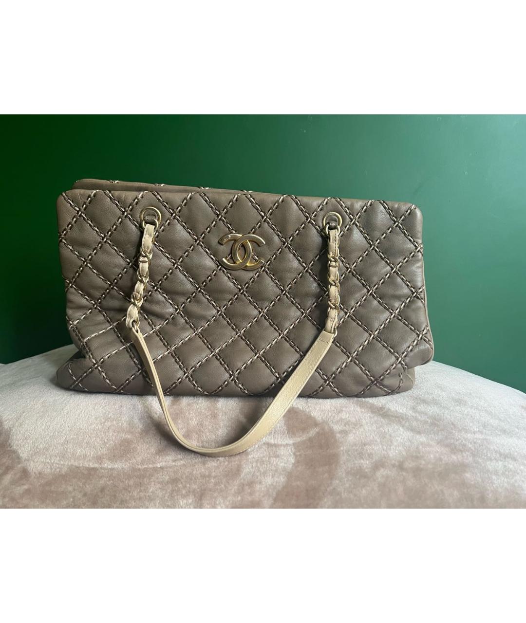 CHANEL PRE-OWNED Бежевая кожаная сумка тоут, фото 7