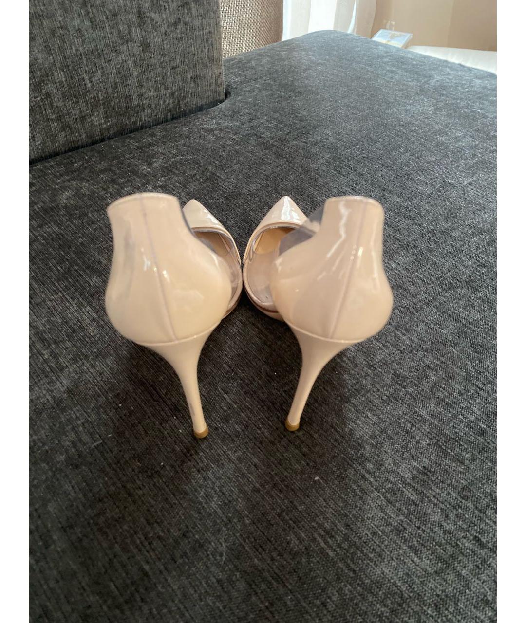 GIANVITO ROSSI Бежевые туфли из лакированной кожи, фото 4