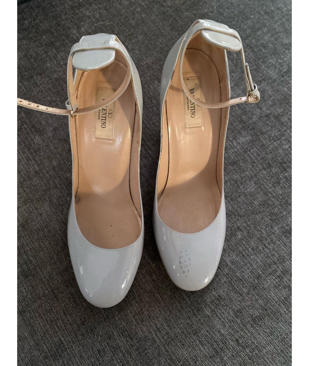 VALENTINO Серые туфли из лакированной кожи, фото 3