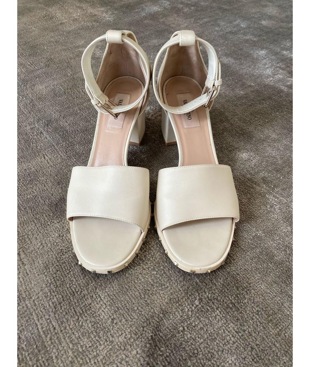 VALENTINO Белые кожаные босоножки, фото 2