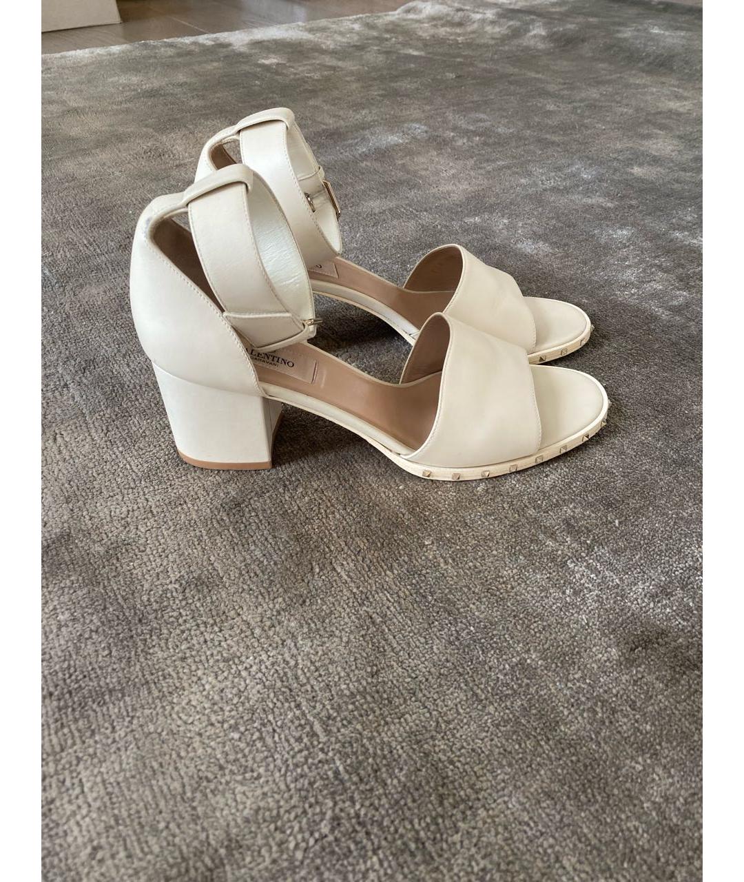 VALENTINO Белые кожаные босоножки, фото 5