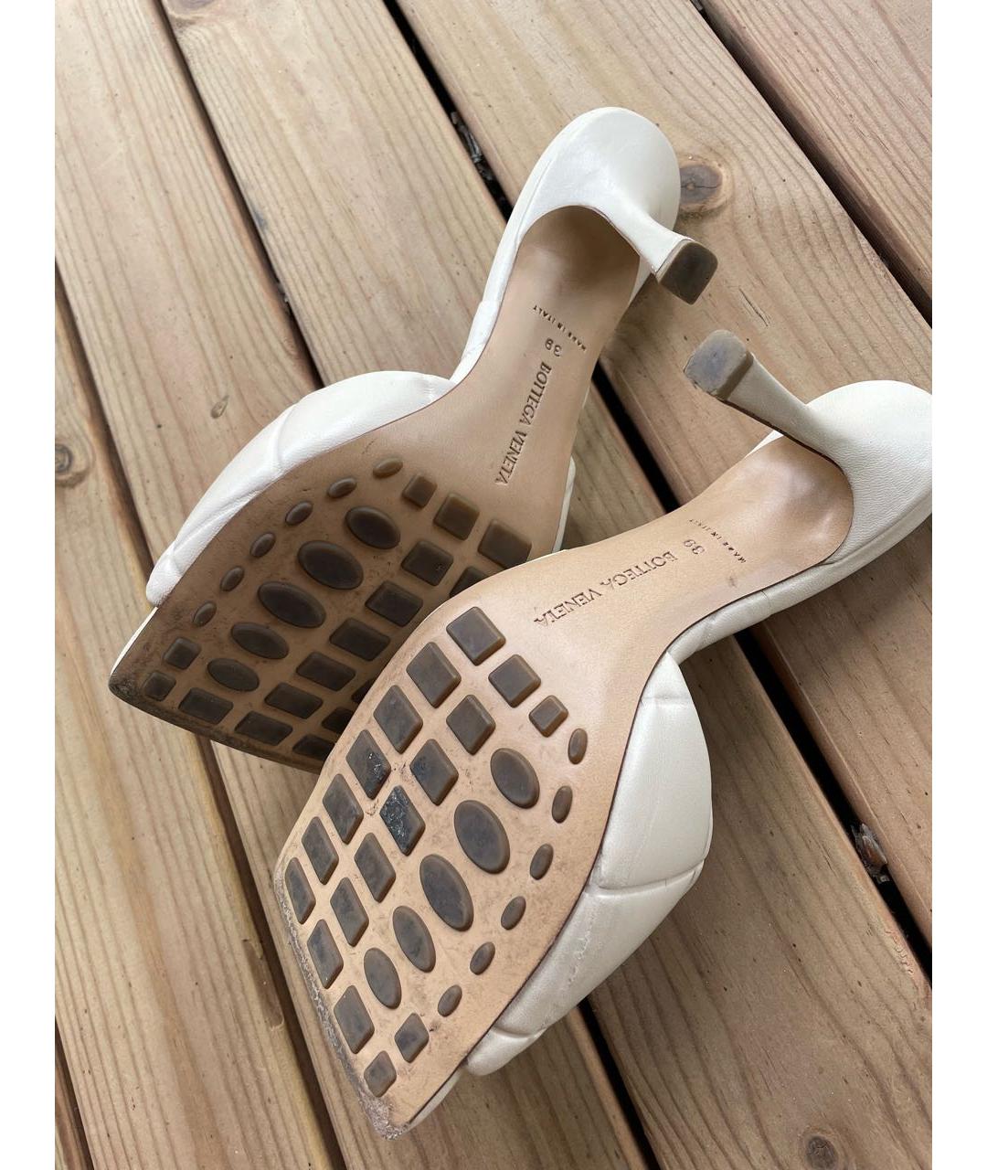 BOTTEGA VENETA Белые кожаные мюли, фото 4