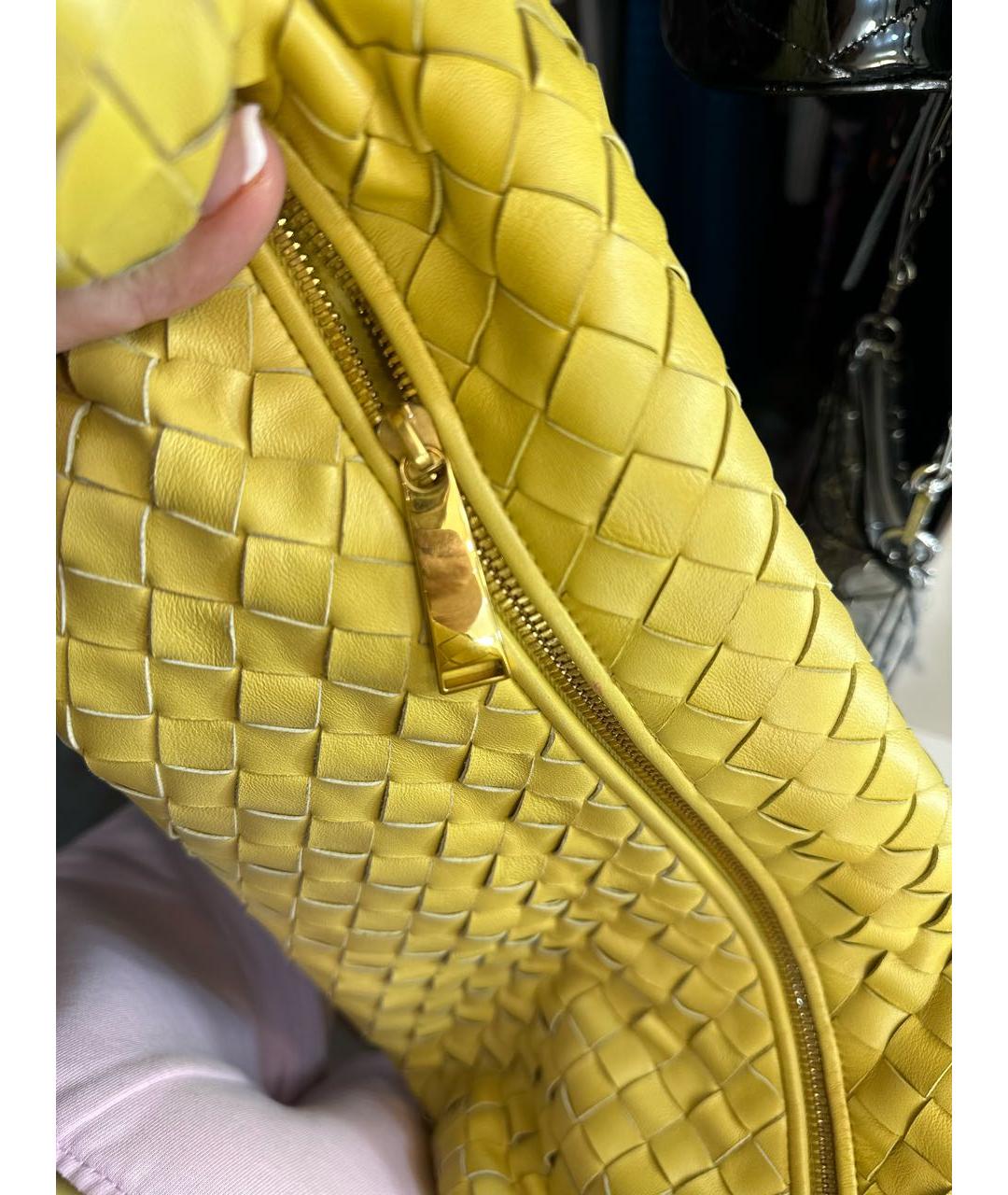 BOTTEGA VENETA Желтая кожаная сумка с короткими ручками, фото 5