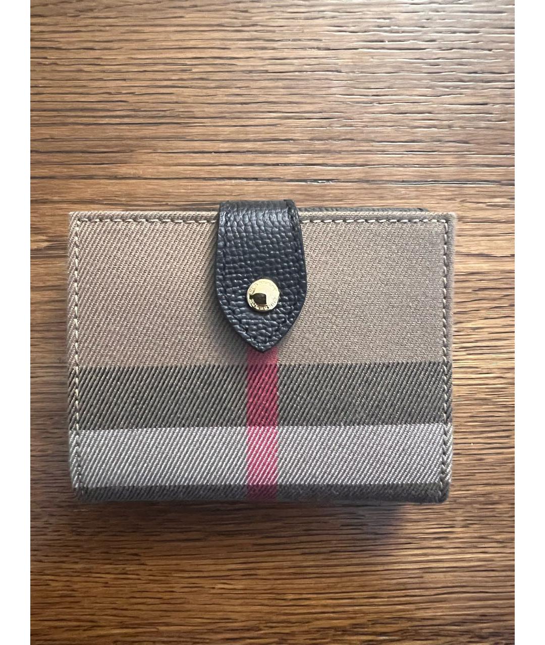 BURBERRY Бежевый кожаный кошелек, фото 2