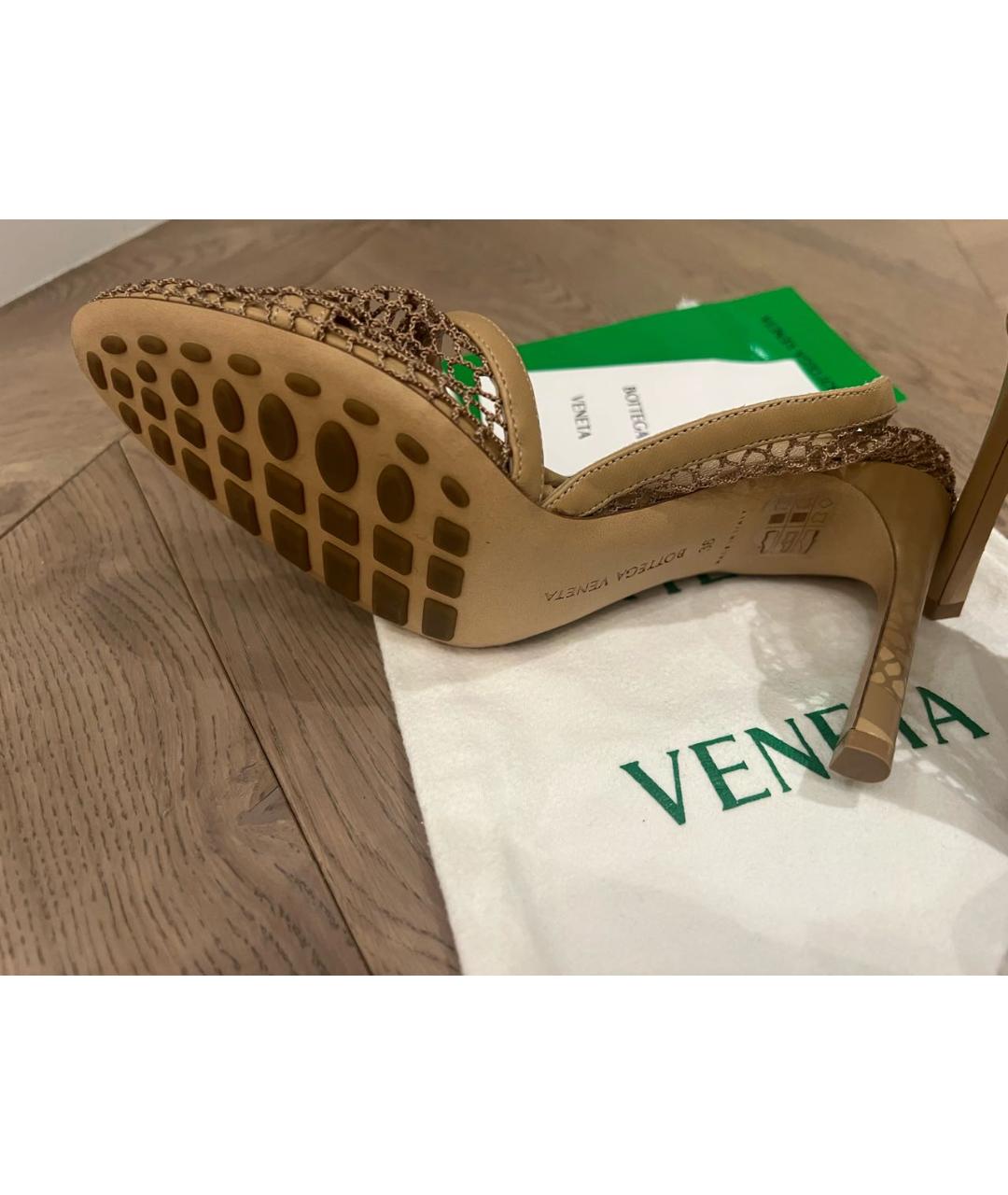 BOTTEGA VENETA Бежевые кожаные босоножки, фото 7