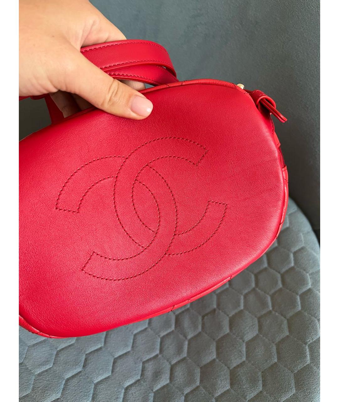 CHANEL PRE-OWNED Красный кожаный рюкзак, фото 4