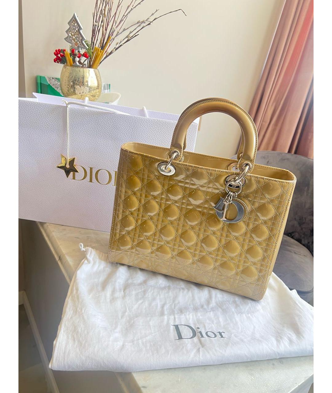 CHRISTIAN DIOR Бежевая сумка тоут из лакированной кожи, фото 9