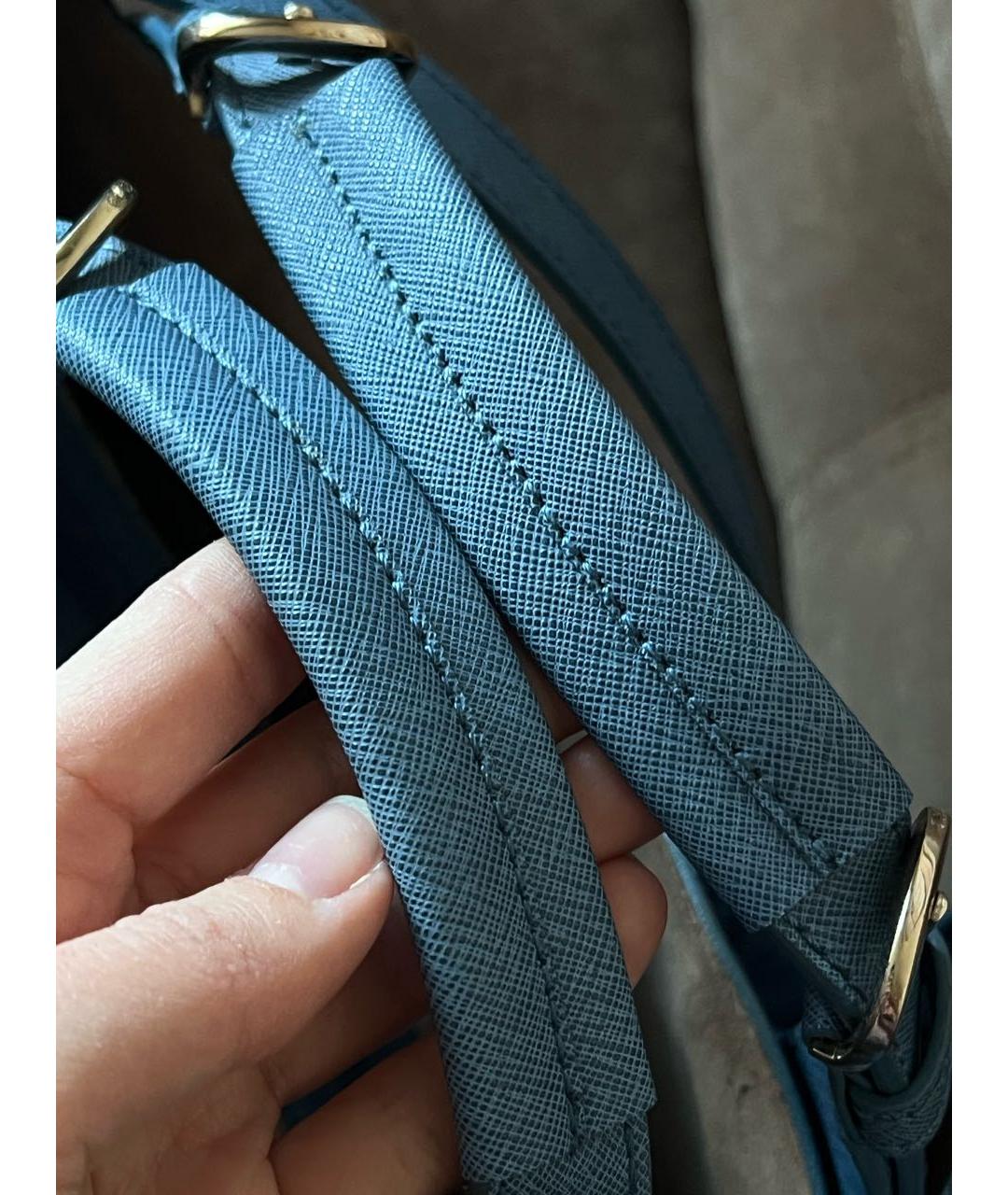 DKNY Голубая кожаная сумка с короткими ручками, фото 4