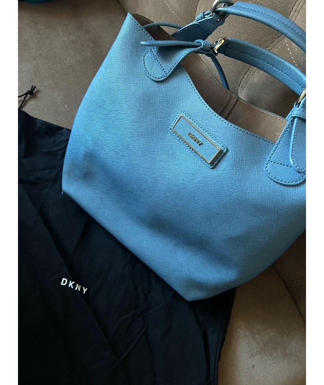 DKNY Голубая кожаная сумка с короткими ручками, фото 9