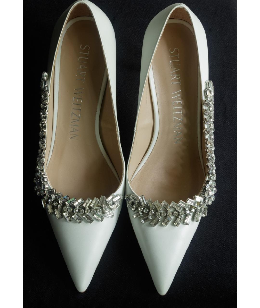 STUART WEITZMAN Белые кожаные свадебные туфли на среднем каблуке, фото 5