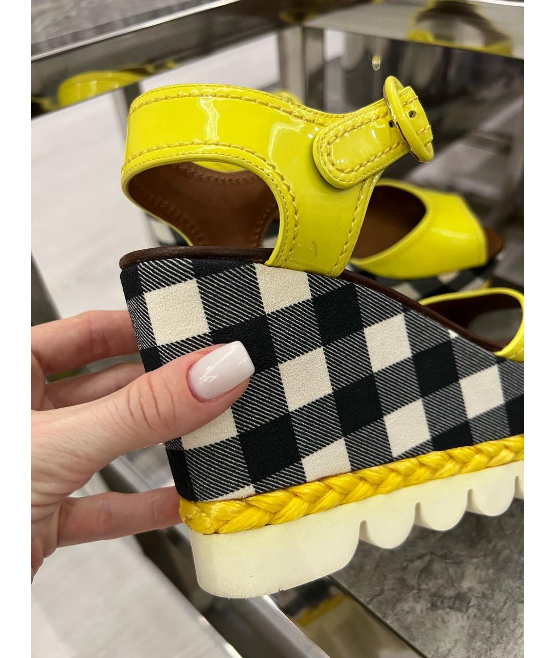 DOLCE&GABBANA Желтые босоножки из лакированной кожи, фото 7