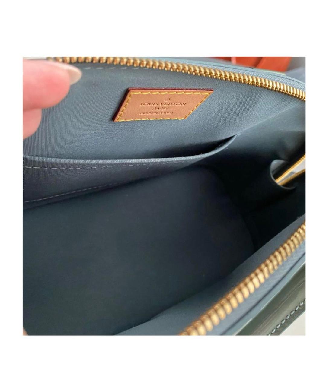 LOUIS VUITTON PRE-OWNED Голубая сумка через плечо из лакированной кожи, фото 5