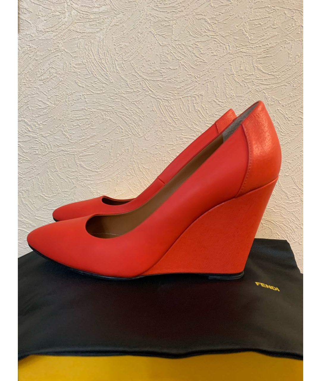 FENDI Красные кожаные туфли, фото 5