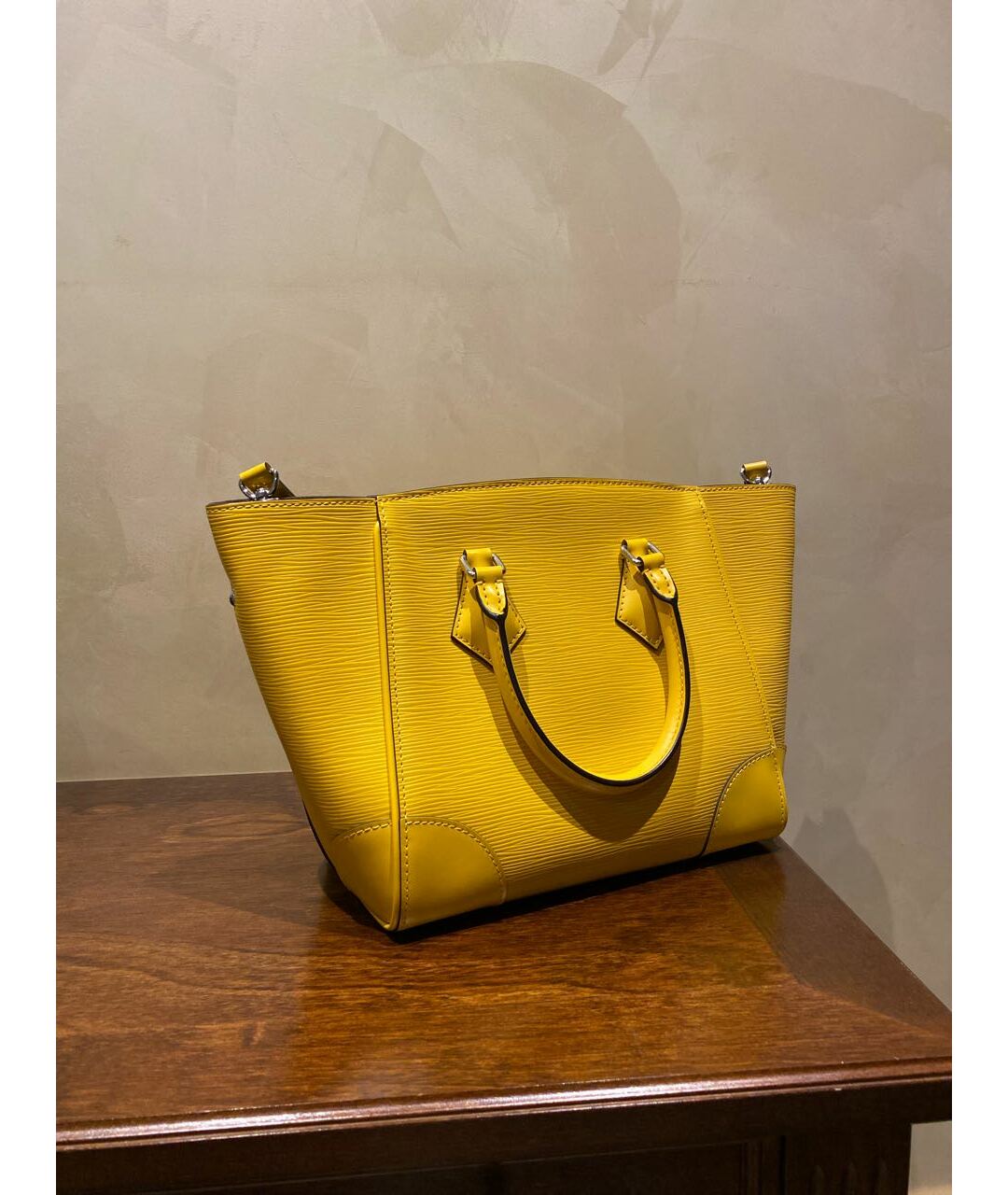 LOUIS VUITTON PRE-OWNED Желтая кожаная сумка тоут, фото 2