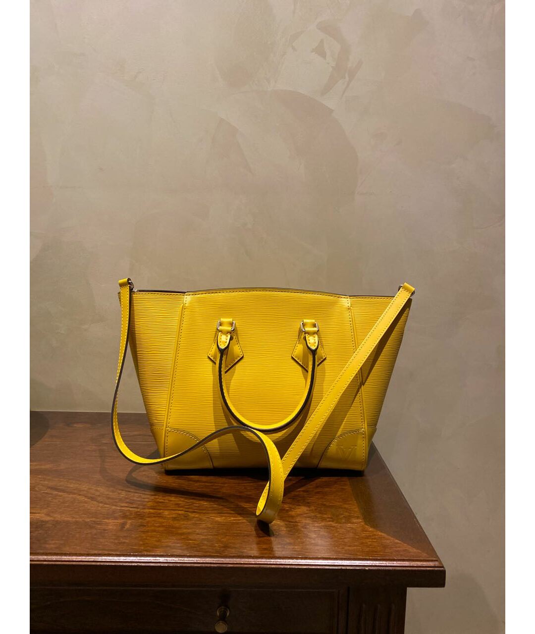 LOUIS VUITTON PRE-OWNED Желтая кожаная сумка тоут, фото 3
