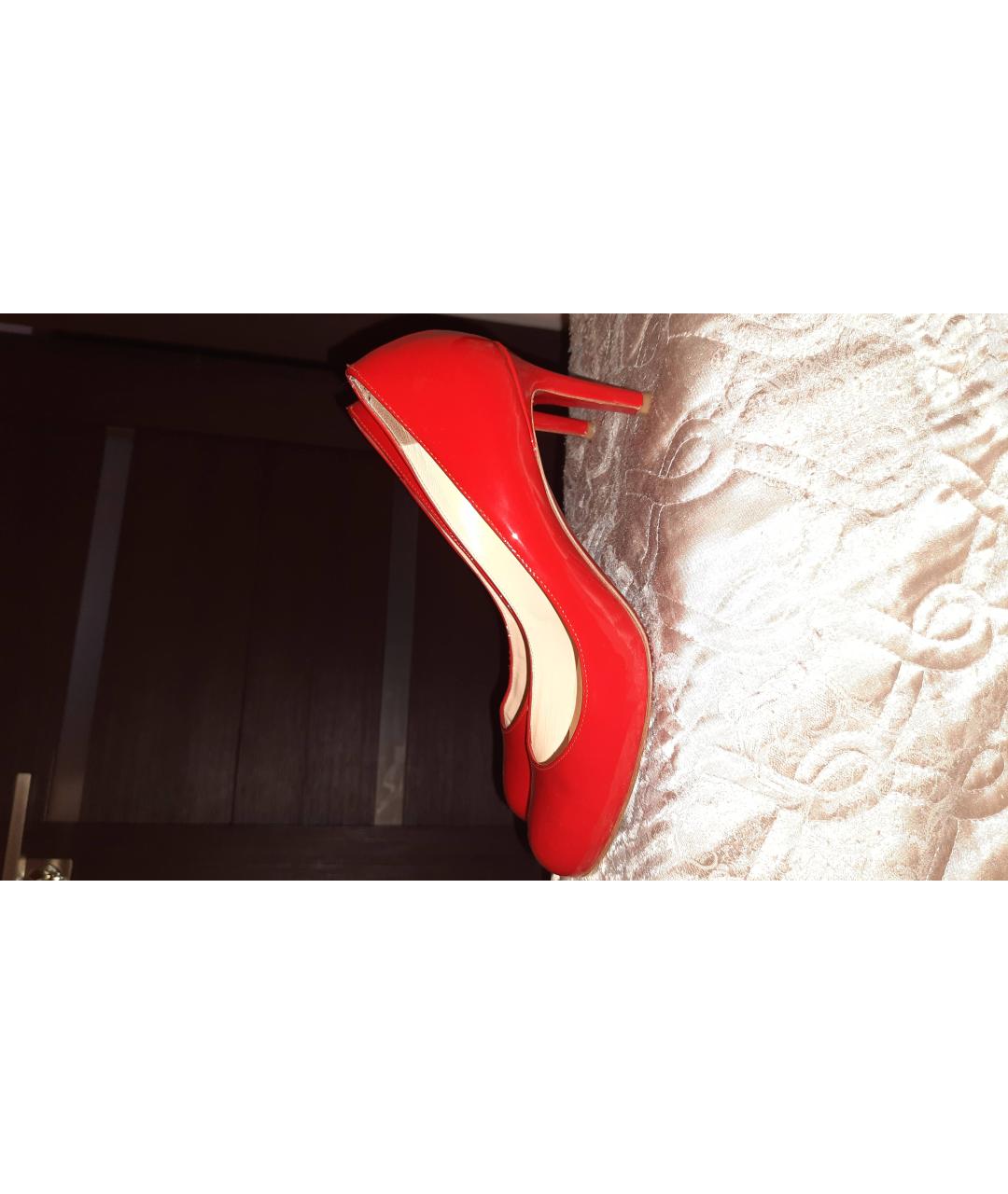 CHRISTIAN LOUBOUTIN Красные туфли из лакированной кожи, фото 6