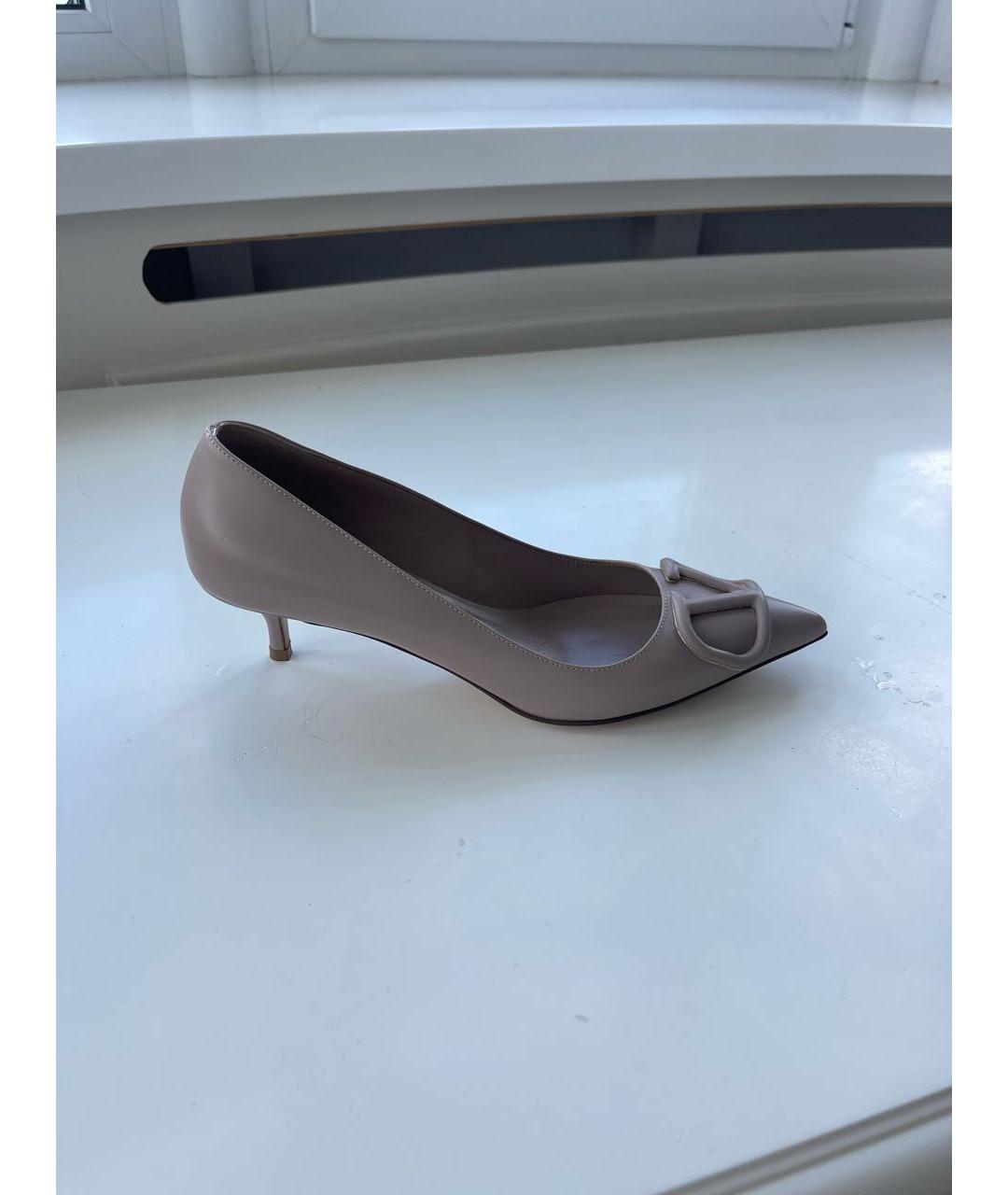 VALENTINO Бежевые кожаные лодочки на низком каблуке, фото 8