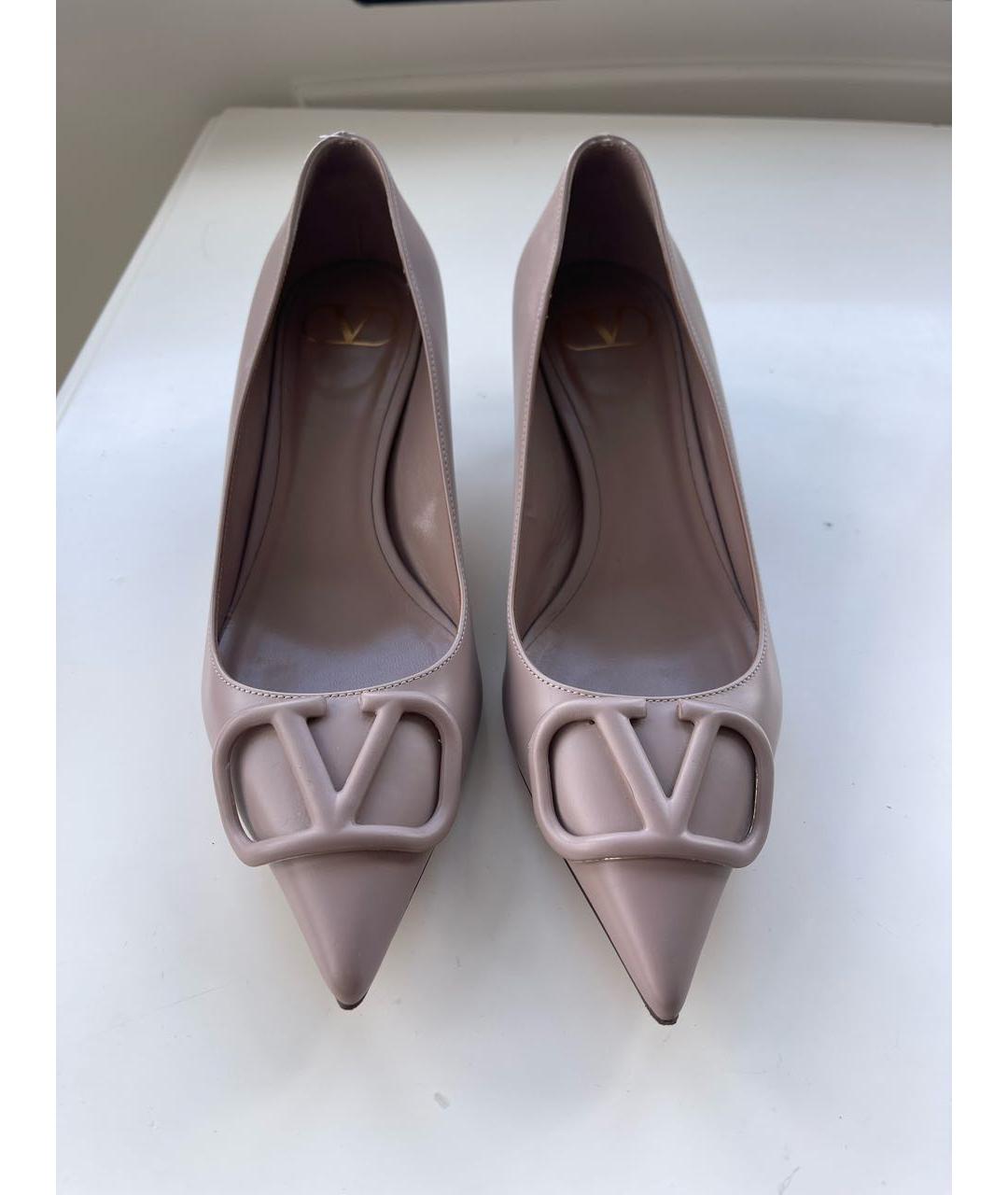 VALENTINO Бежевые кожаные лодочки на низком каблуке, фото 2