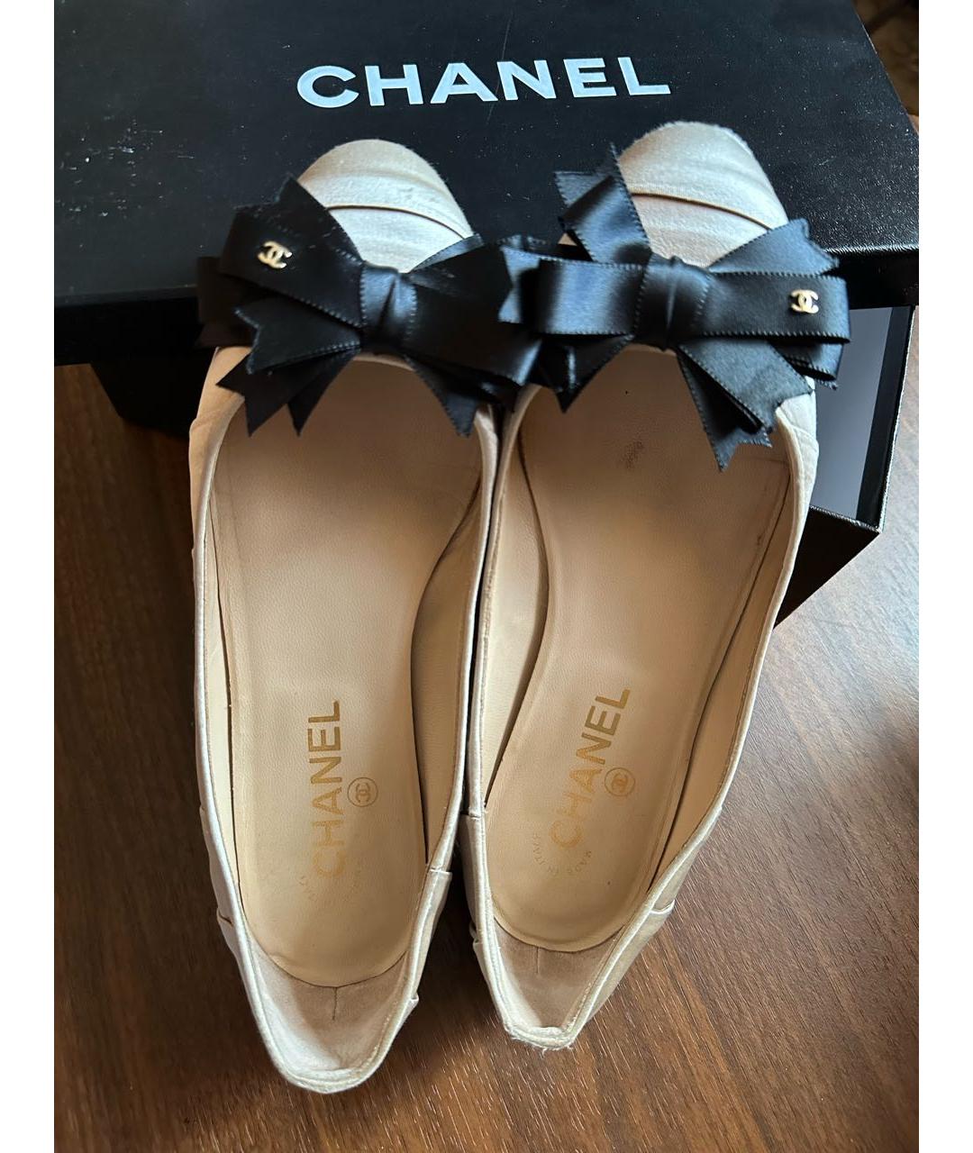 CHANEL Бежевые текстильные балетки, фото 5