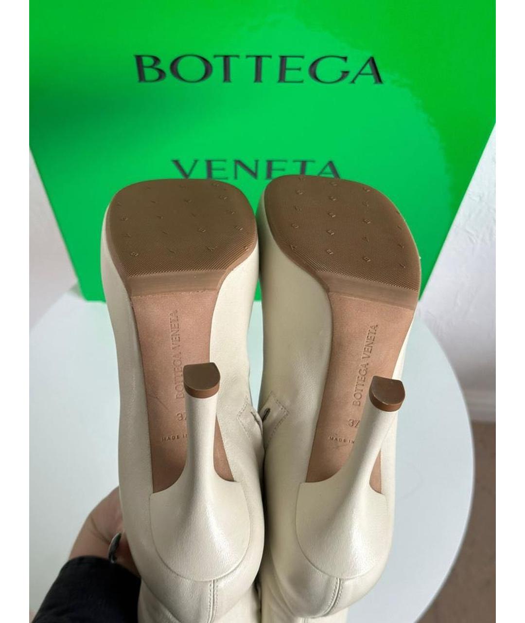 BOTTEGA VENETA Белые кожаные ботфорты, фото 5