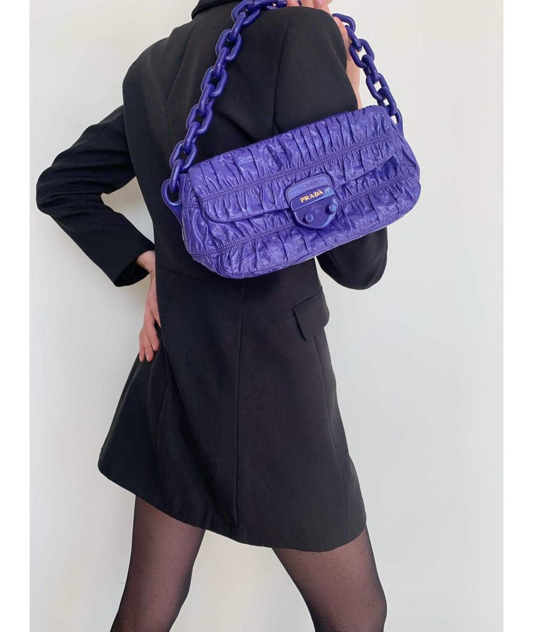 PRADA Фиолетовая сумка с короткими ручками из лакированной кожи, фото 5