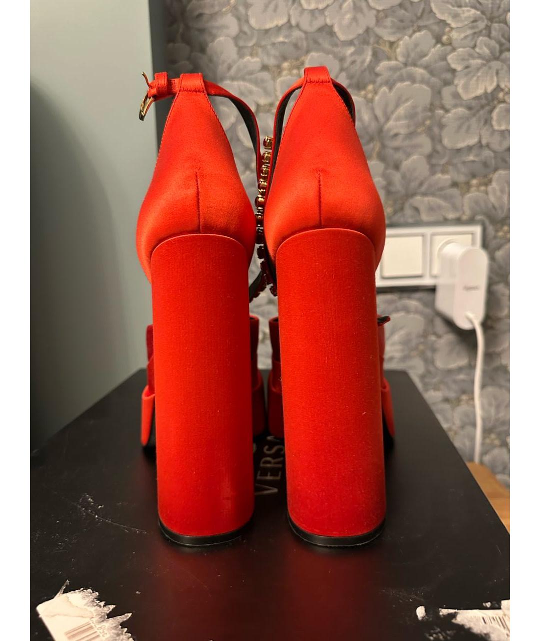 VERSACE Красные текстильные туфли, фото 4
