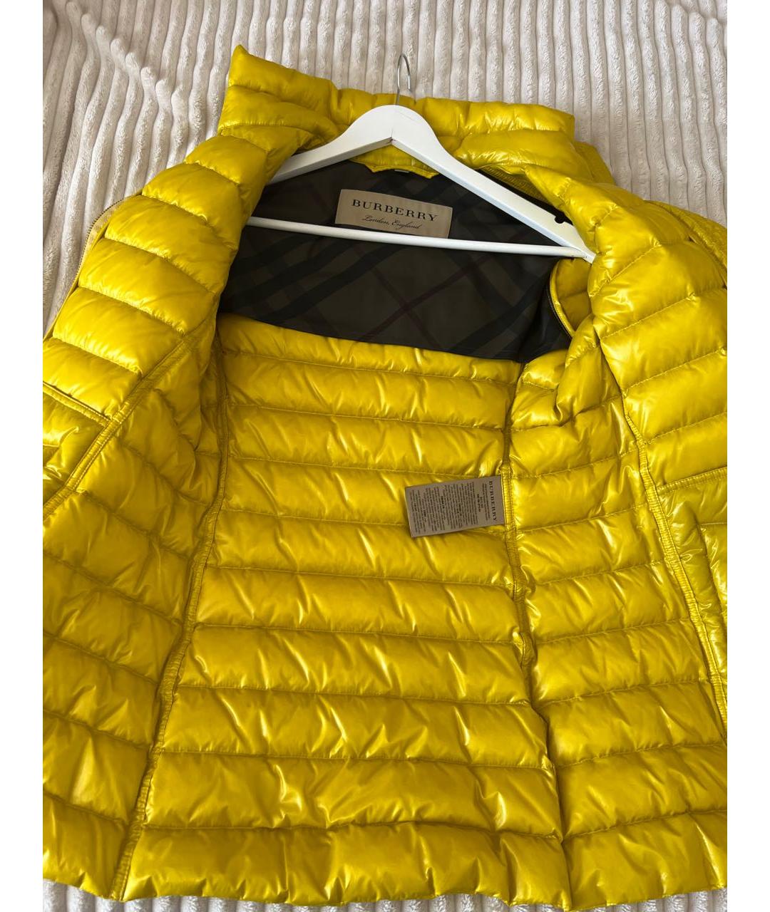 Burberry yellow puffer top jacket