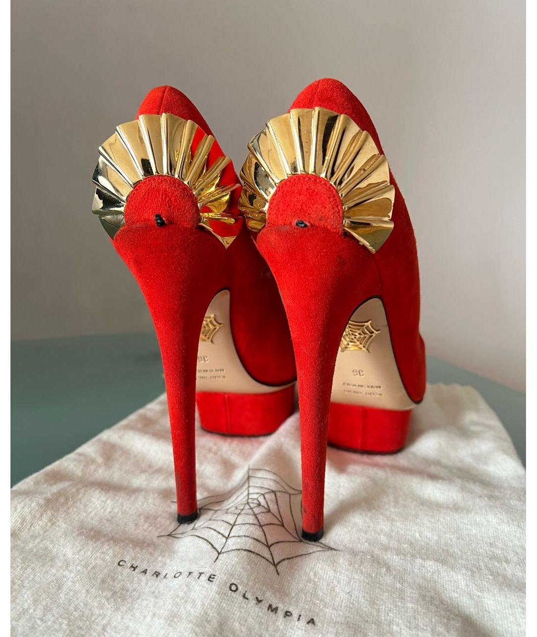 CHARLOTTE OLYMPIA Красные замшевые туфли, фото 4
