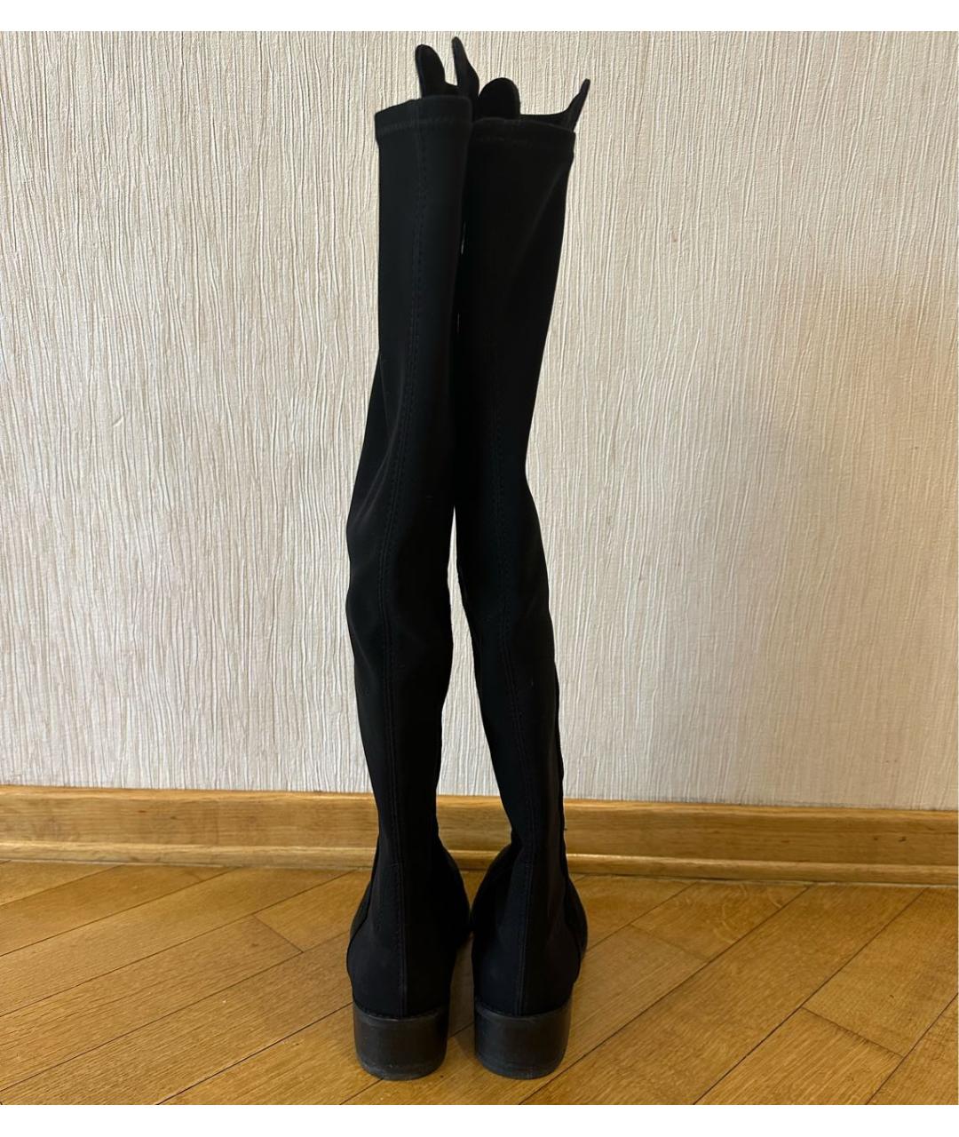STUART WEITZMAN Черные замшевые ботфорты, фото 4