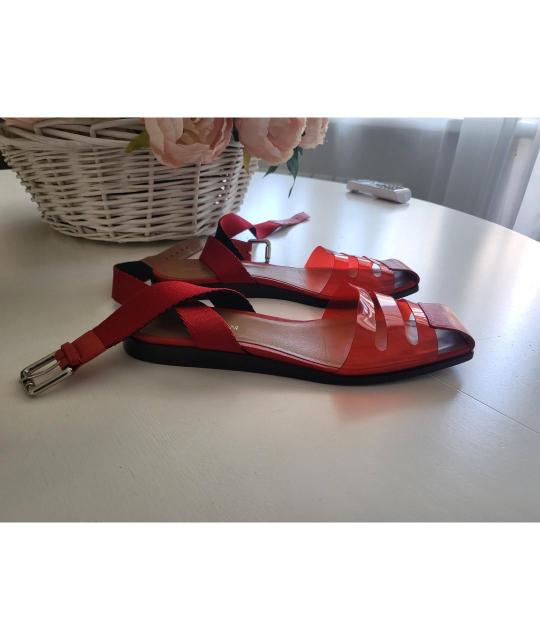 EMPORIO ARMANI Красные кожаные сандалии, фото 6