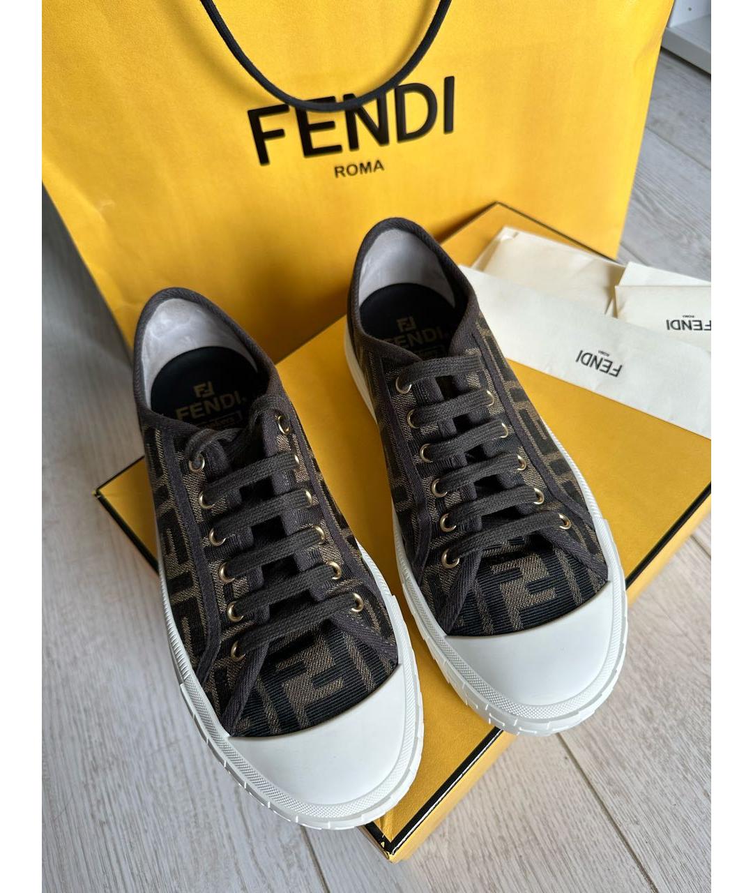 FENDI Коричневые замшевые кеды, фото 2