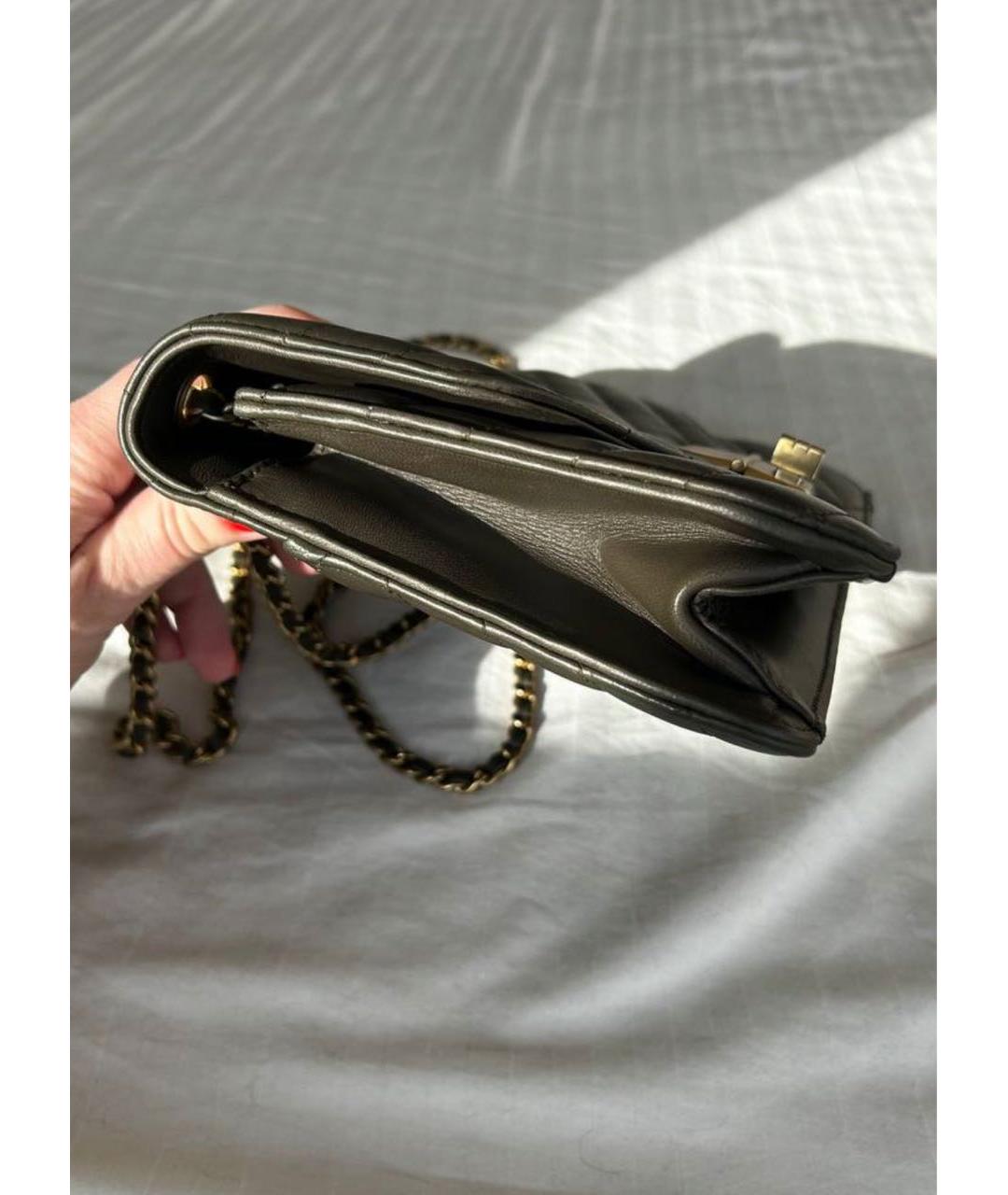 CHANEL Коричневая кожаная сумка через плечо, фото 5