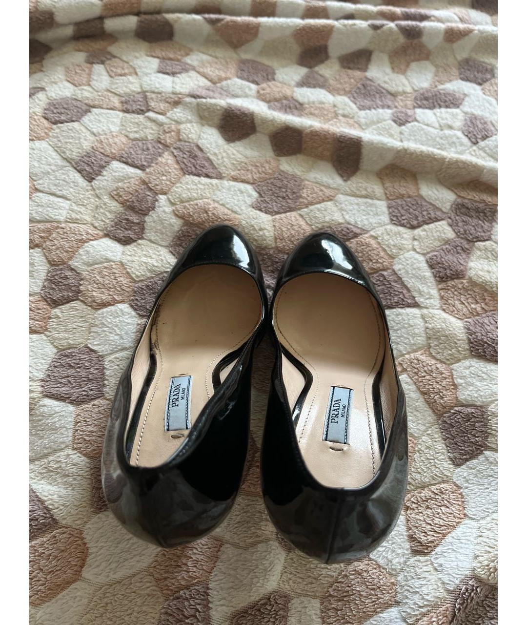 PRADA Черные туфли из лакированной кожи, фото 3