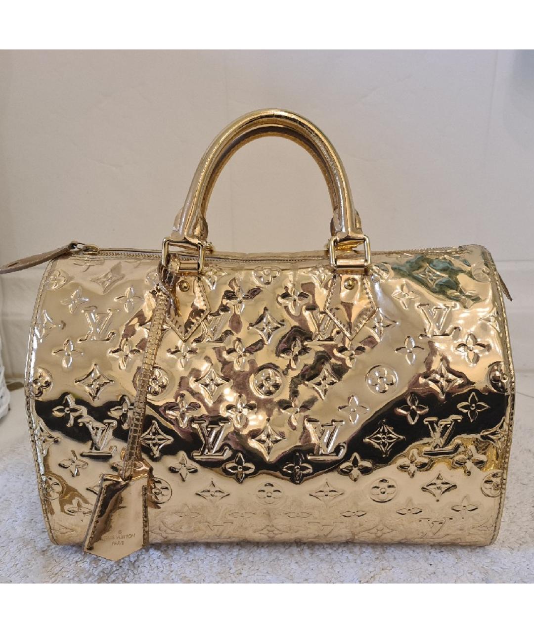 LOUIS VUITTON Золотая сумка с короткими ручками из лакированной кожи, фото 10