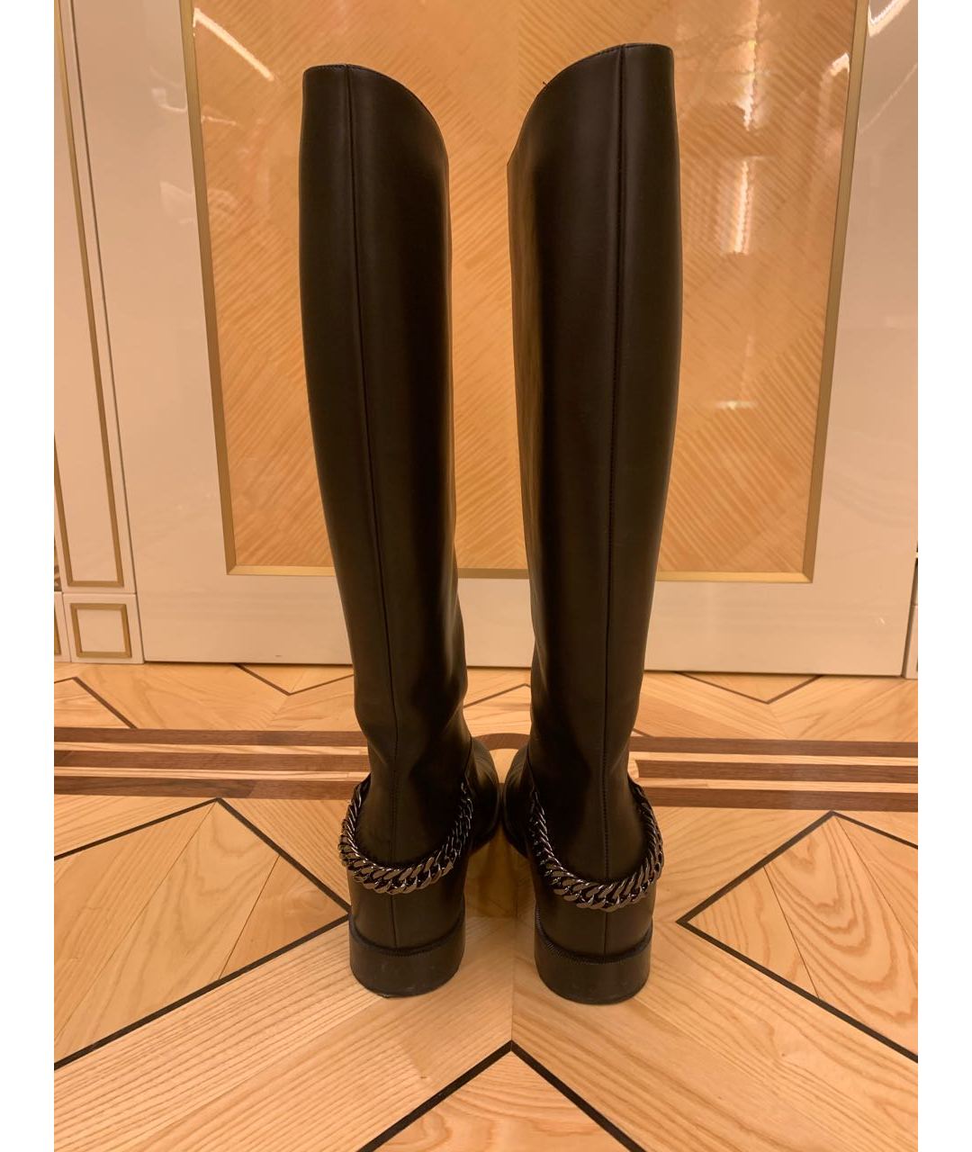 CHRISTIAN LOUBOUTIN Черные кожаные сапоги, фото 2