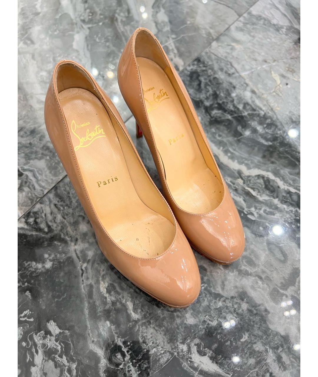 CHRISTIAN LOUBOUTIN Бежевые туфли из лакированной кожи, фото 3